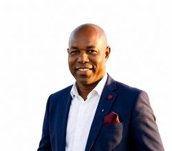 Grydon Somanje, estate agent