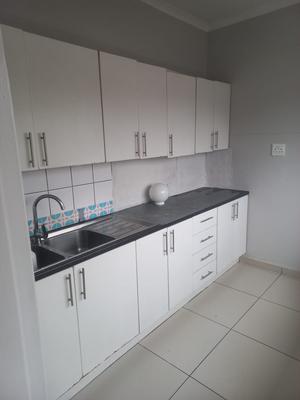 Apartment / Flat For Rent in Driehoek, Germiston