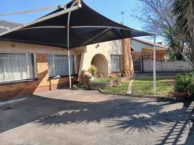 House For Sale in Rustivia, Germiston