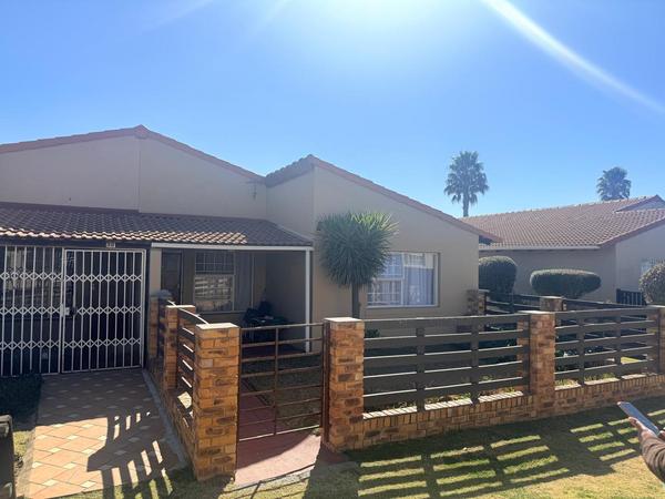 Townhouse For Sale in Elspark, Germiston